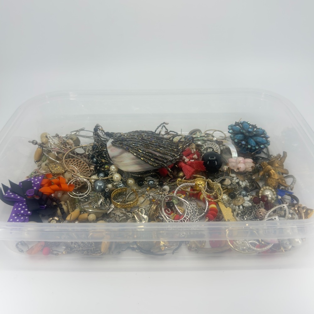Craft Beading Jewelry Lot Mixed Costume Pieces DIY Upcycle Repair Supplies - Picture 4 of 16